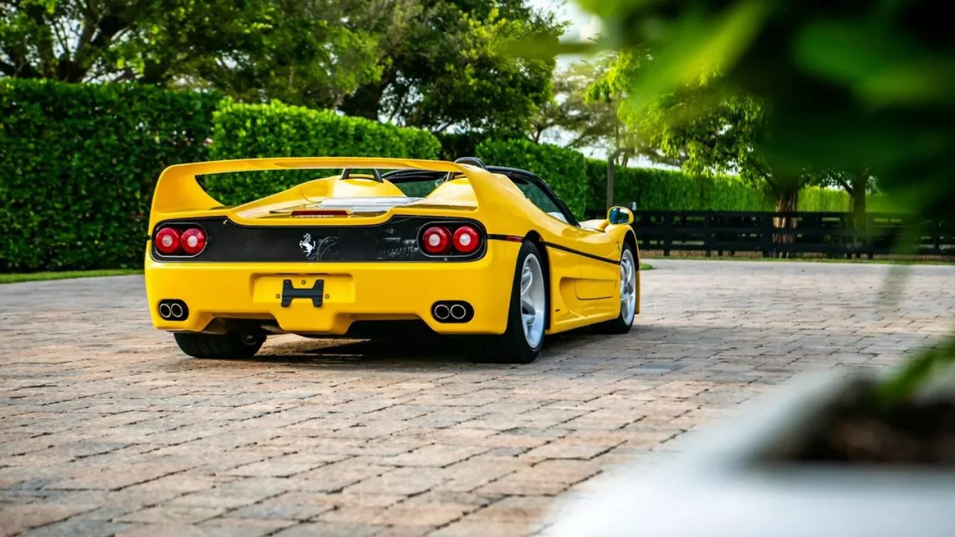 Ferrari дизайнера Ральфа Лорена продали на аукционе за рекордную сумму