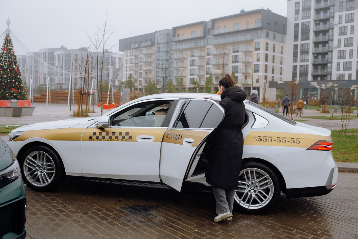 Провели с водителем такси утро и узнали, что помогает не уставать, не выгорать и случаются ли чудеса на работе в Новый год