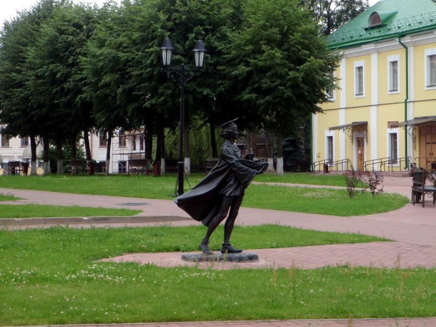 Памятник школяру