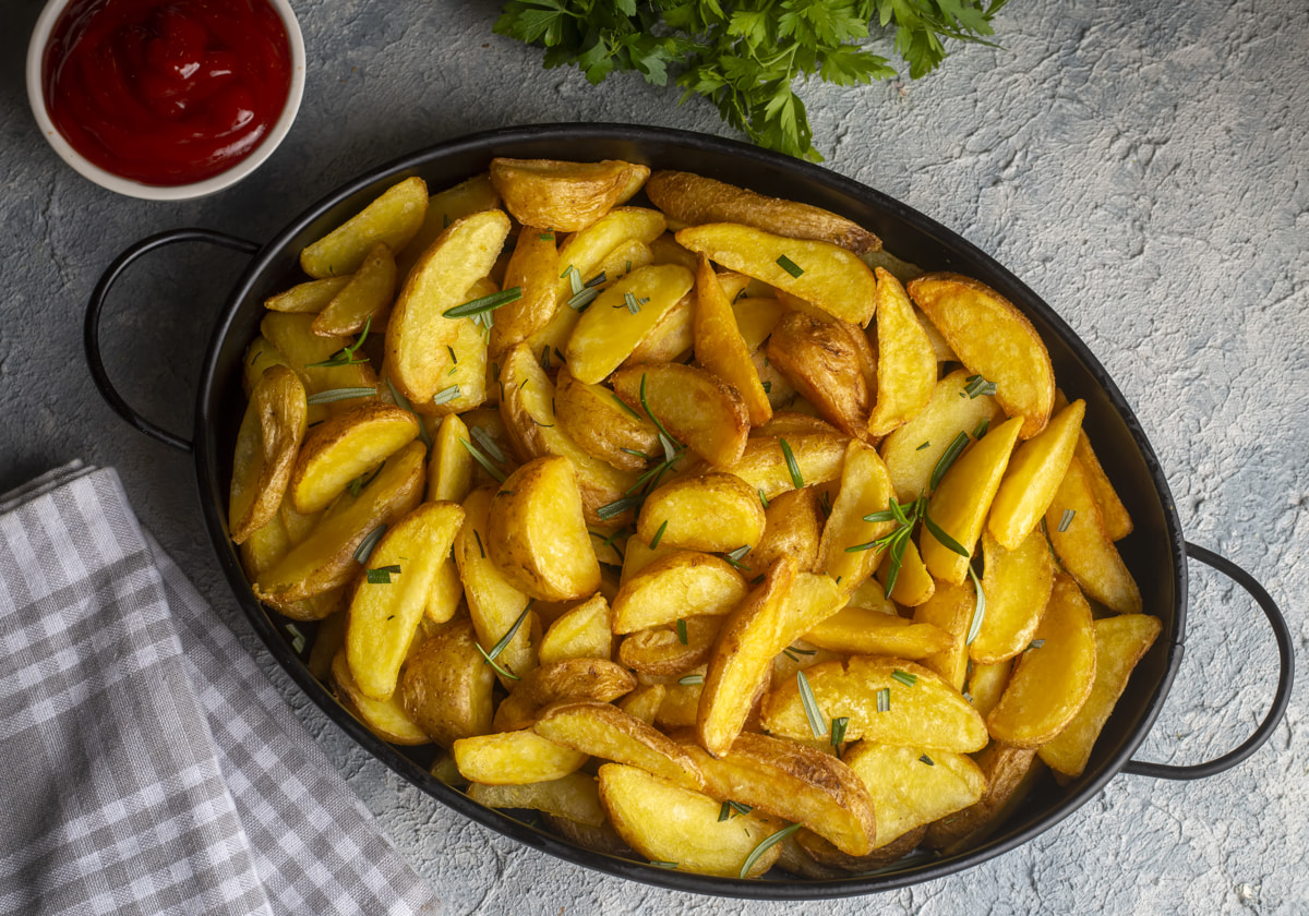 Дранбургер или традиционная бабка? Как картофель пришел в белорусскую кухню и какие блюда из него мы готовим неправильно