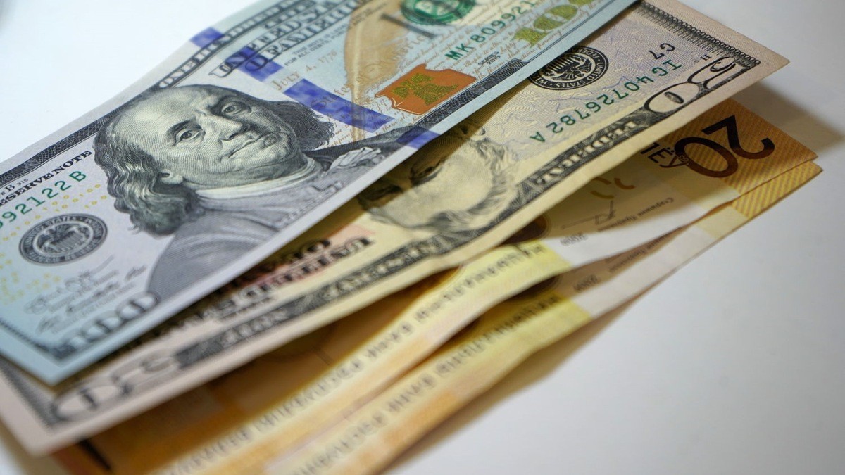 Каким будет курс доллара в начале апреля и что происходит с биткоином. Прогноз по валютам и крипте 