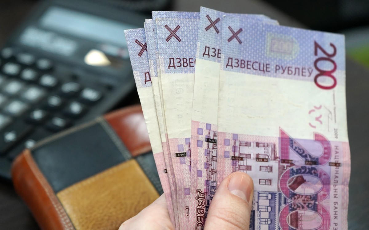 Когда ждать денег, если отпуск с понедельника, и что будет с неиспользованными днями