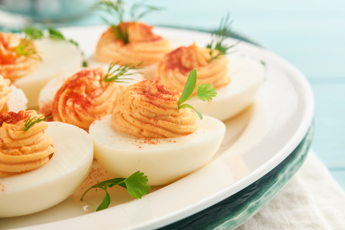 Выходные дома: смотрим смешной сериал про Апокалипсис и слушаем подкаст про ошибки в словах 