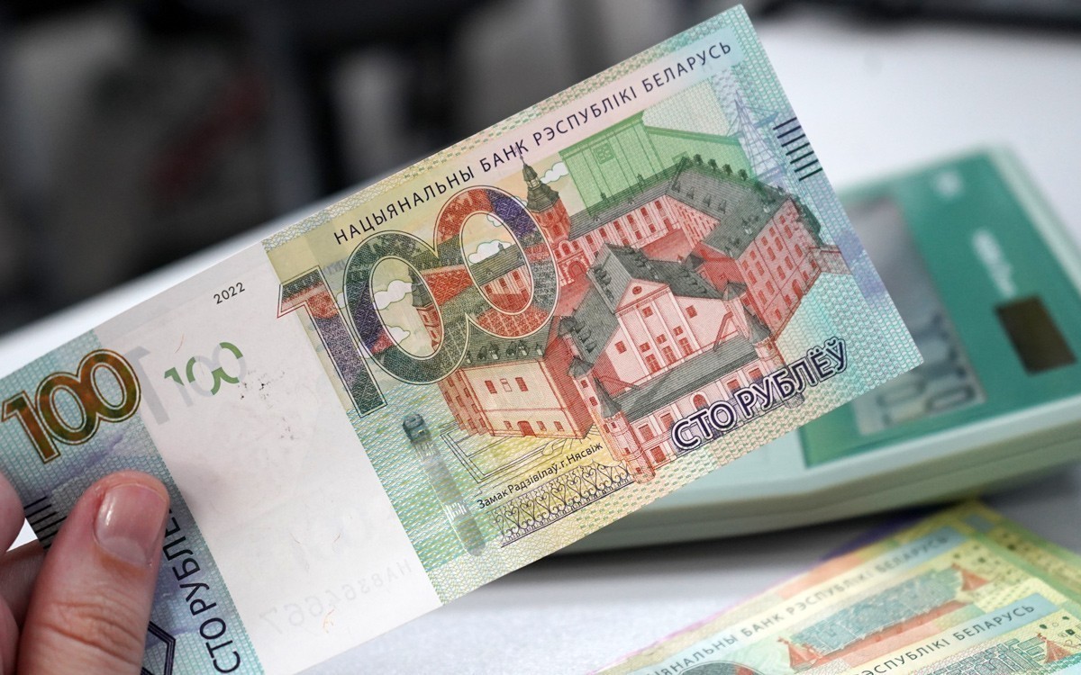 Из-за санкций банкоматы в Беларуси отказываются принимать некоторые купюры