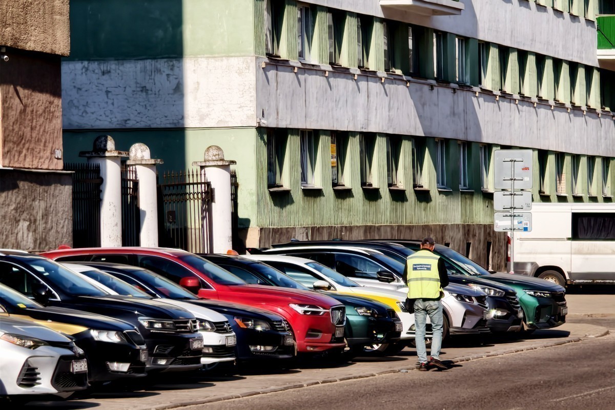 От поиска парковок до борьбы с автохламом. В Минске создадут единый онлайн-сервис для водителей