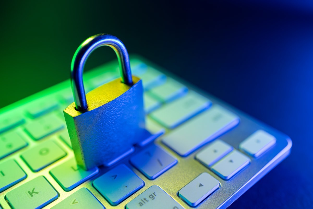 Мошенничество — это не всегда про хакеров. Как продавать и покупать на интернет-площадках и не лишиться денег