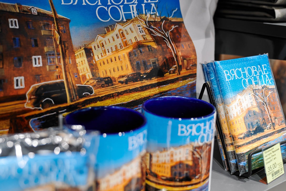 С&nbsp;ковром в&nbsp;краске, кисточками на&nbsp;потолке и&nbsp;выставкой картин&nbsp;— в&nbsp;Минске открылся MonArt. Рассказываем, что это такое