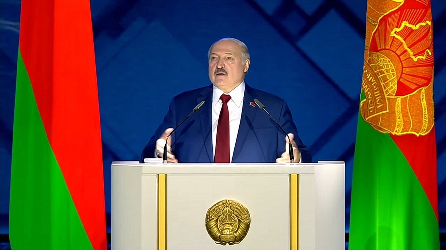 Лукашенко обратится к народу и парламенту с посланием