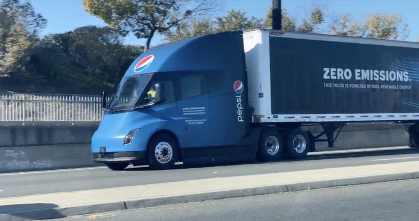 Pepsi поделилась планами по использованию первых купленных Tesla Semi