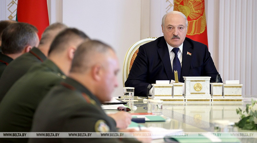 «Это будет не одна тысяча человек». Лукашенко поручил разместить в Беларуси российских военных