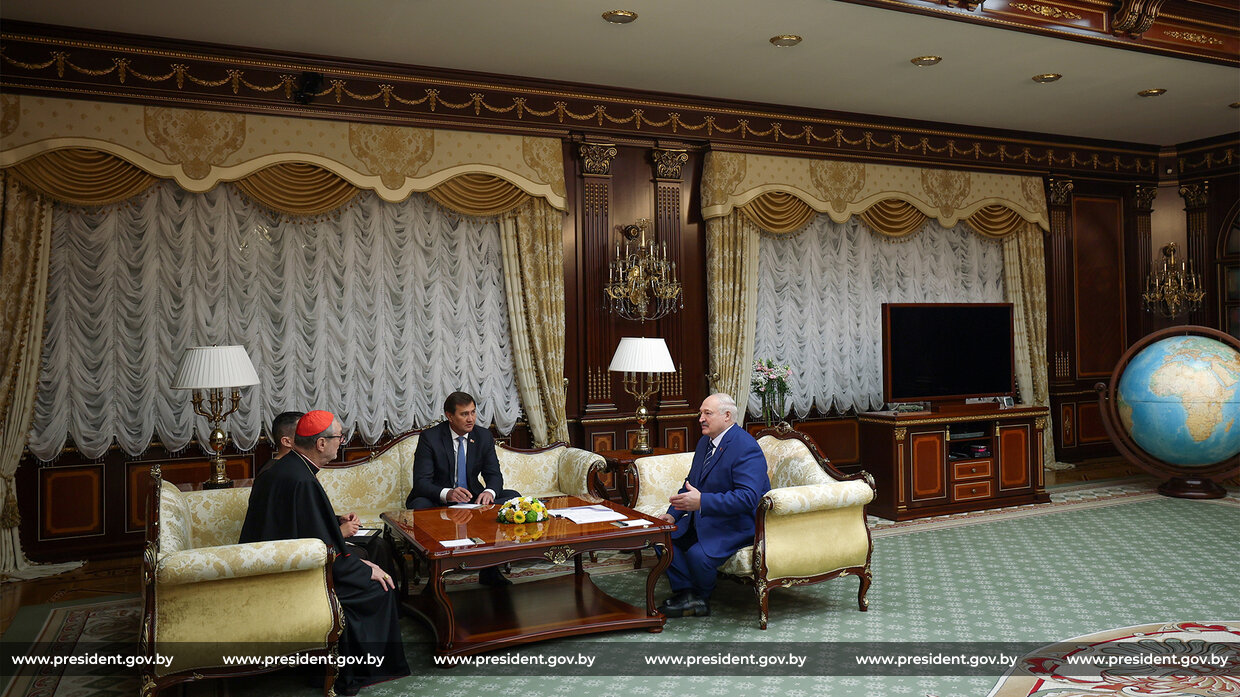 О чем говорил Лукашенко на встрече с представителем Ватикана в Минске