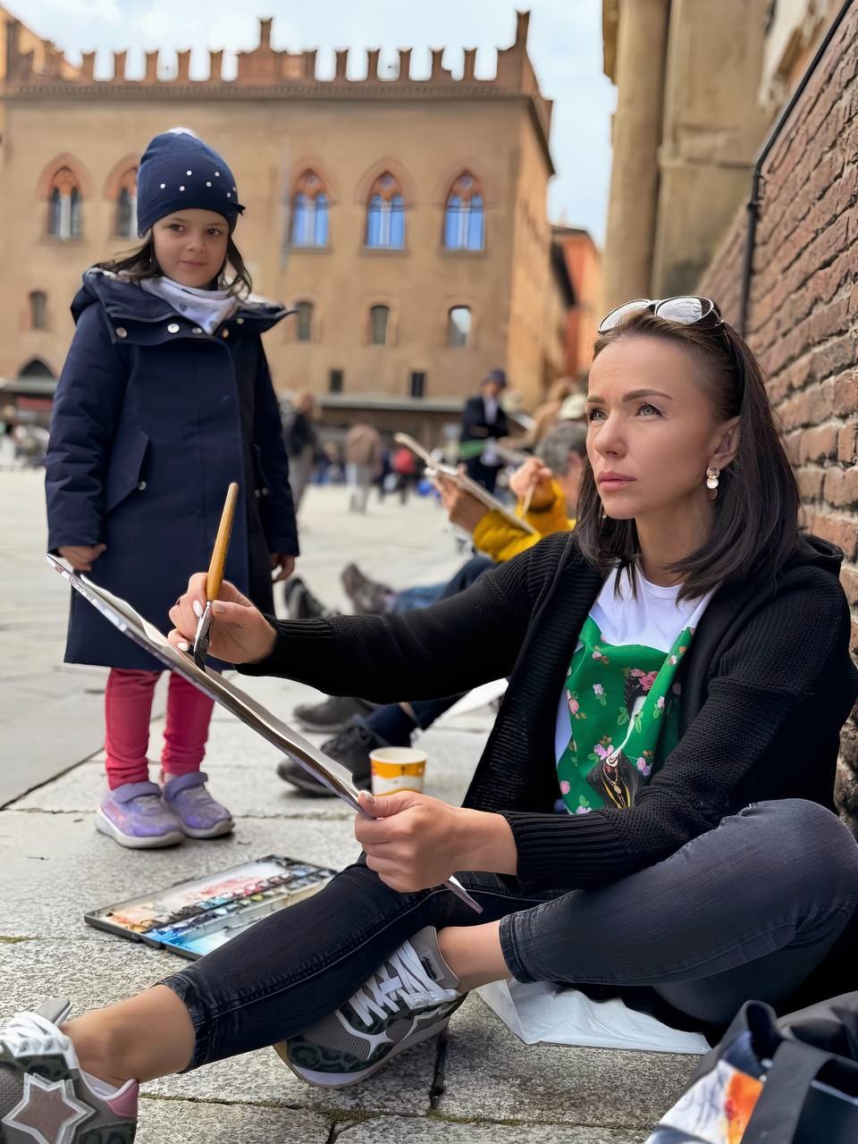 «На плохой бумаге хорошей работы не получится». Как открыть студию рисования