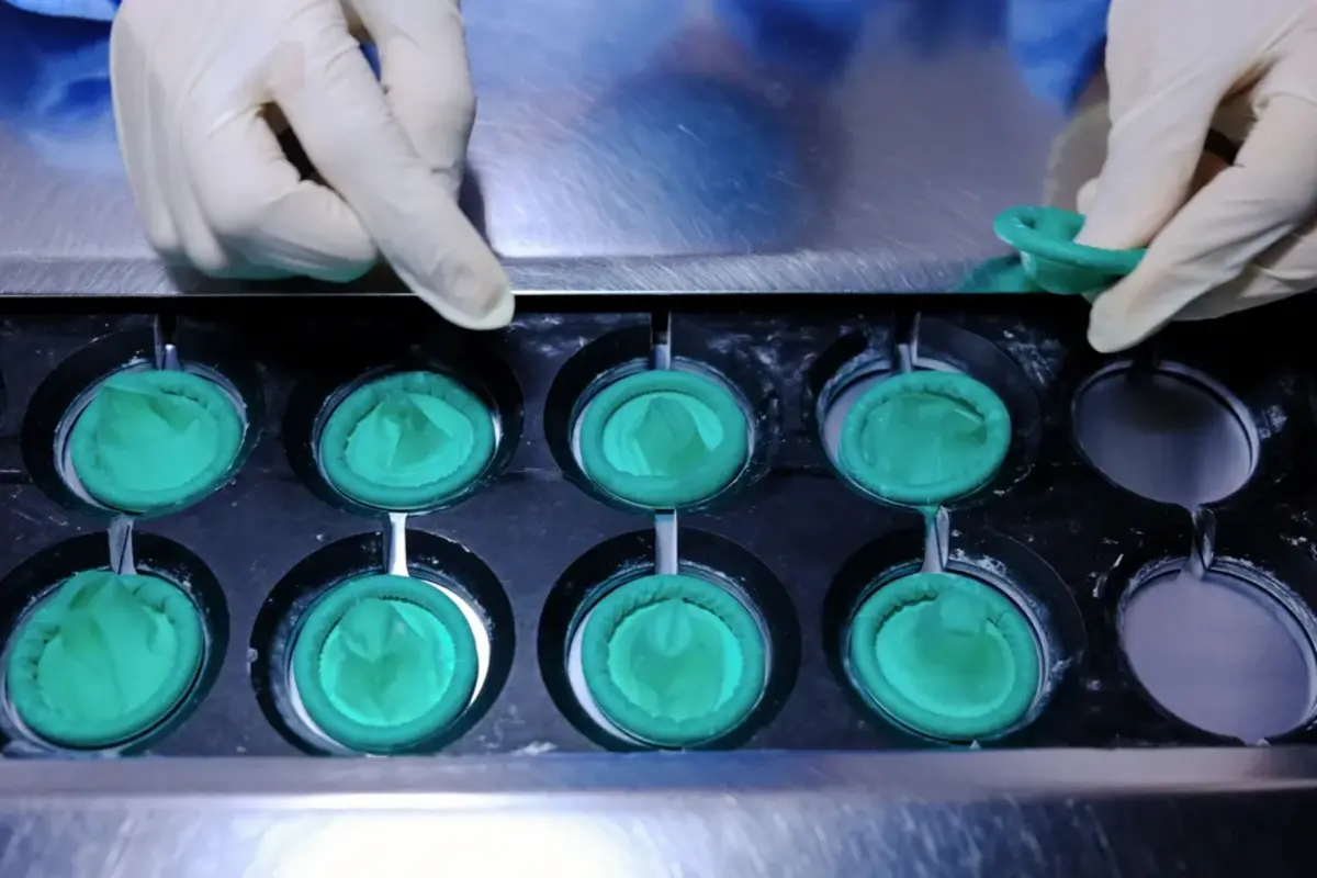 Из-за войны на Ближнем Востоке презервативы подорожают на треть