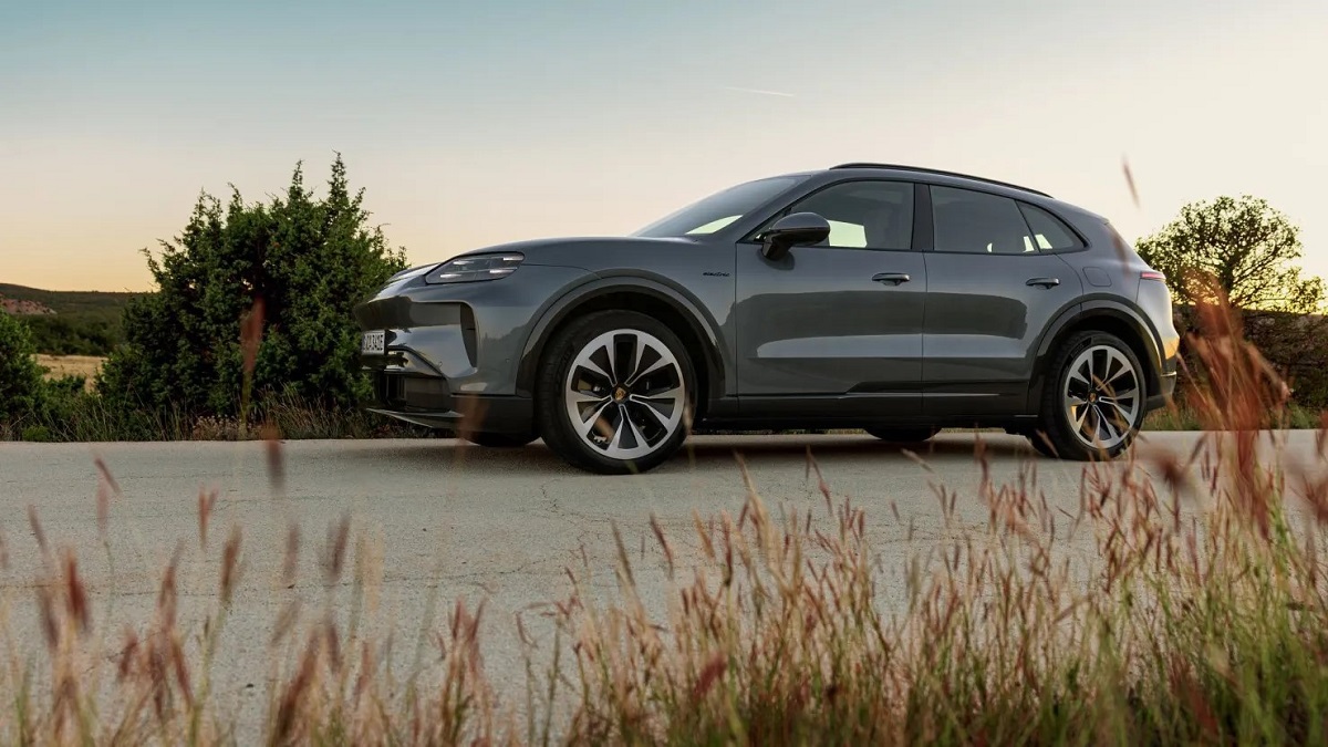 Porsche показала самый мощный серийный автомобиль в своей истории. Причем, это электрокар