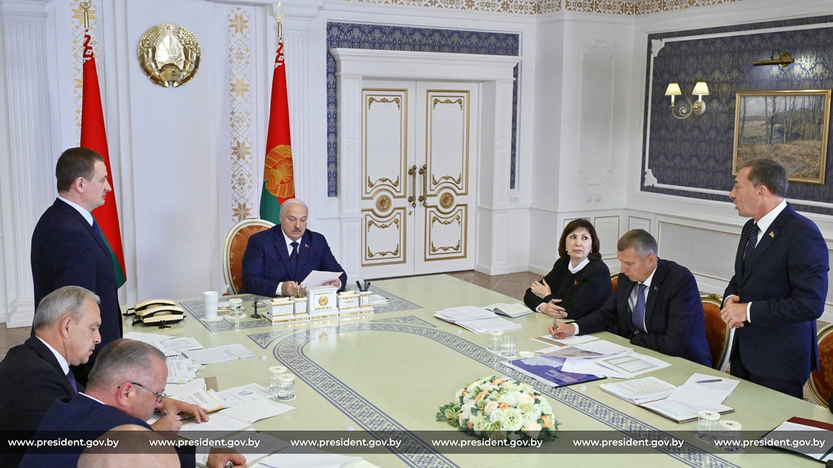 Крупные торговые сети обяжут развивать магазины в глубинке