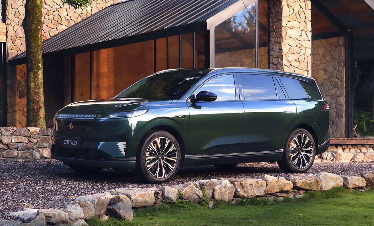 В Беларуси начали продавать новые электрички бренда eπ. Сколько стоят