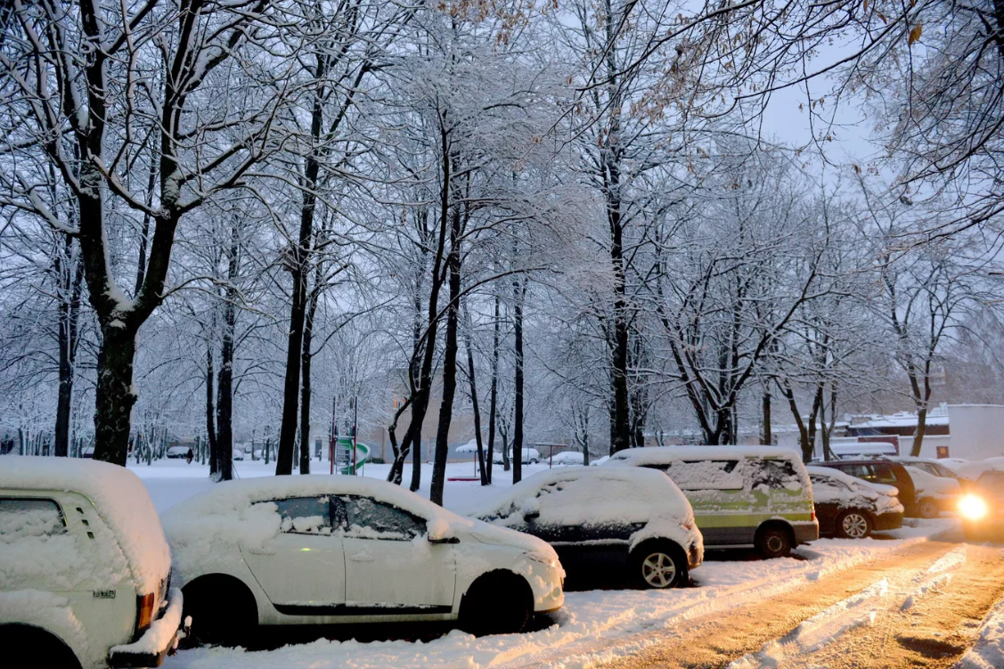 В Минске могут запретить зимой парковаться на некоторых улицах