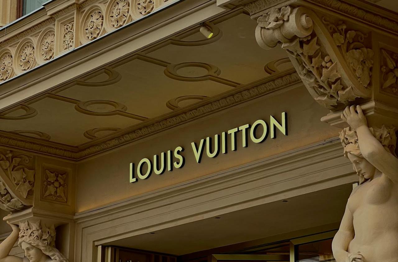 В центре Парижа ограбили магазин Louis Vuitton