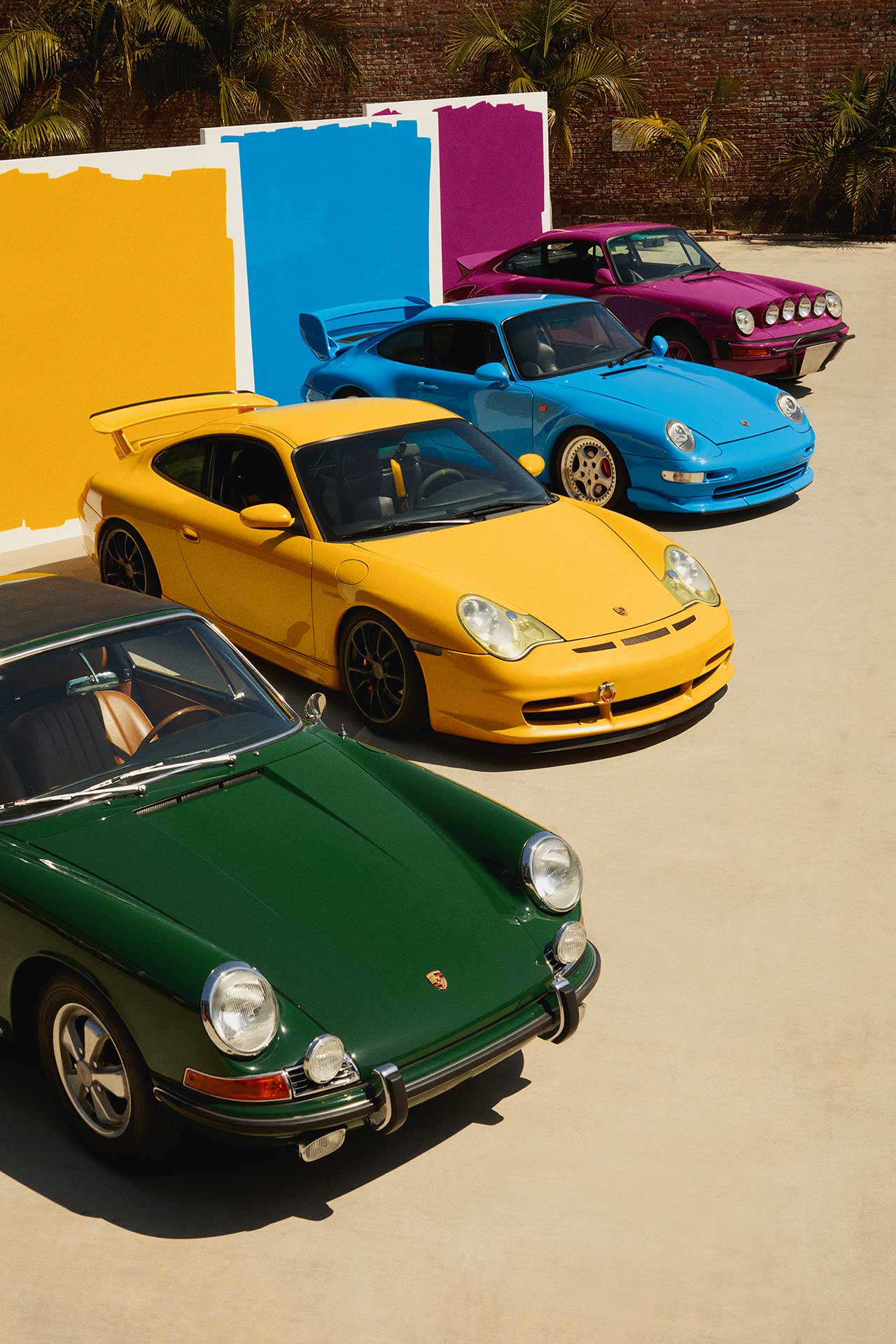 Speed Yellow или Irish Green: в цвета кузовов Porsche теперь можно покрасить домашние стены