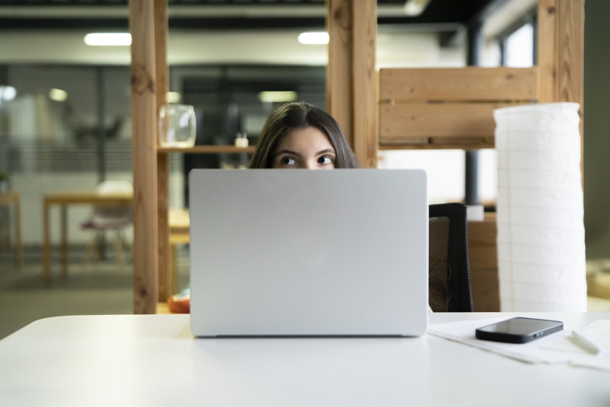 От&nbsp;пряток до&nbsp;испорченного телефона. Почему опасно, если сотрудники в&nbsp;офисе «играют» по&nbsp;детским правилам