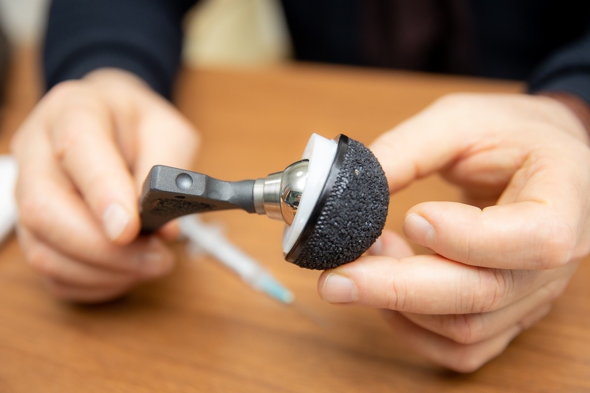 Врач рассказал, как долго в Беларуси ожидают замену суставов