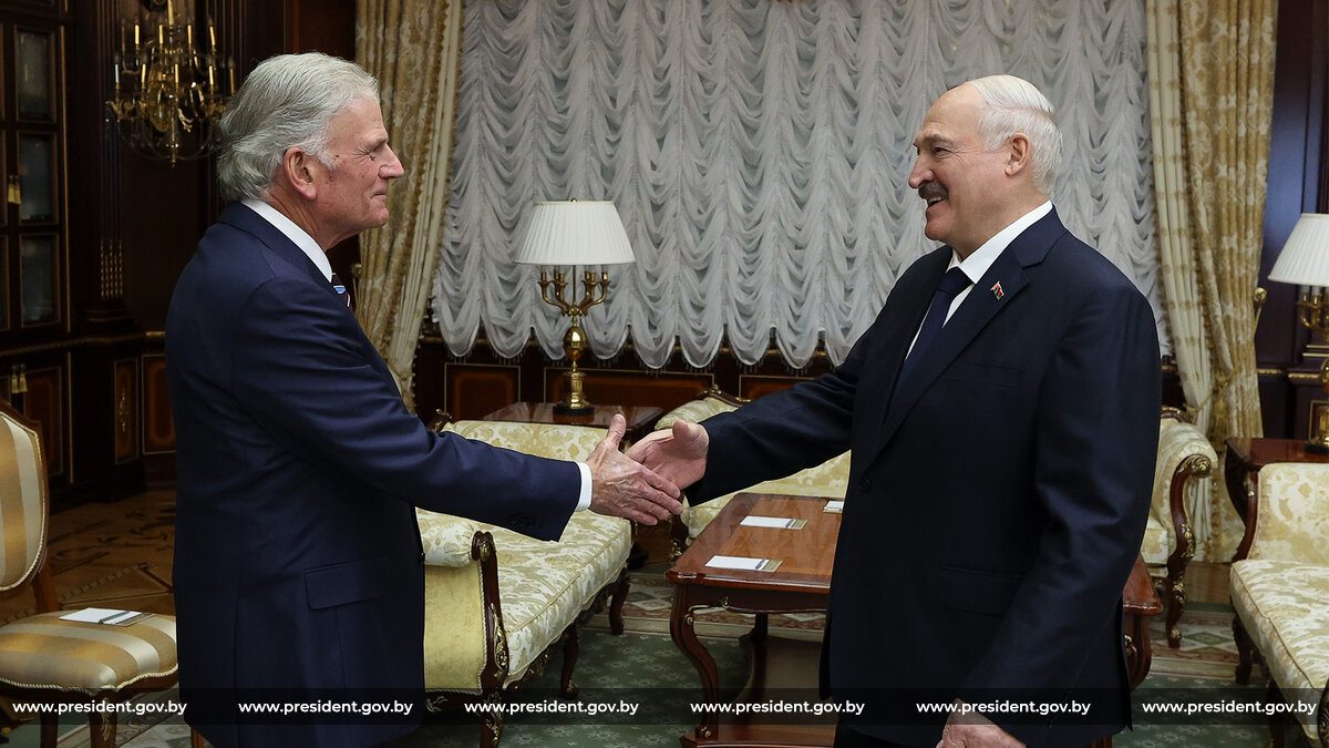 Лукашенко встретился с духовным советником Трампа. Что обсуждали