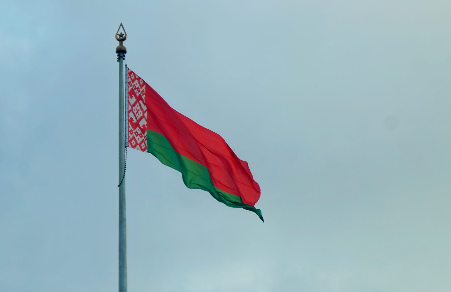 Белорусский флаг и исполнение гимна будут обязательными на всех линейках 1 сентября