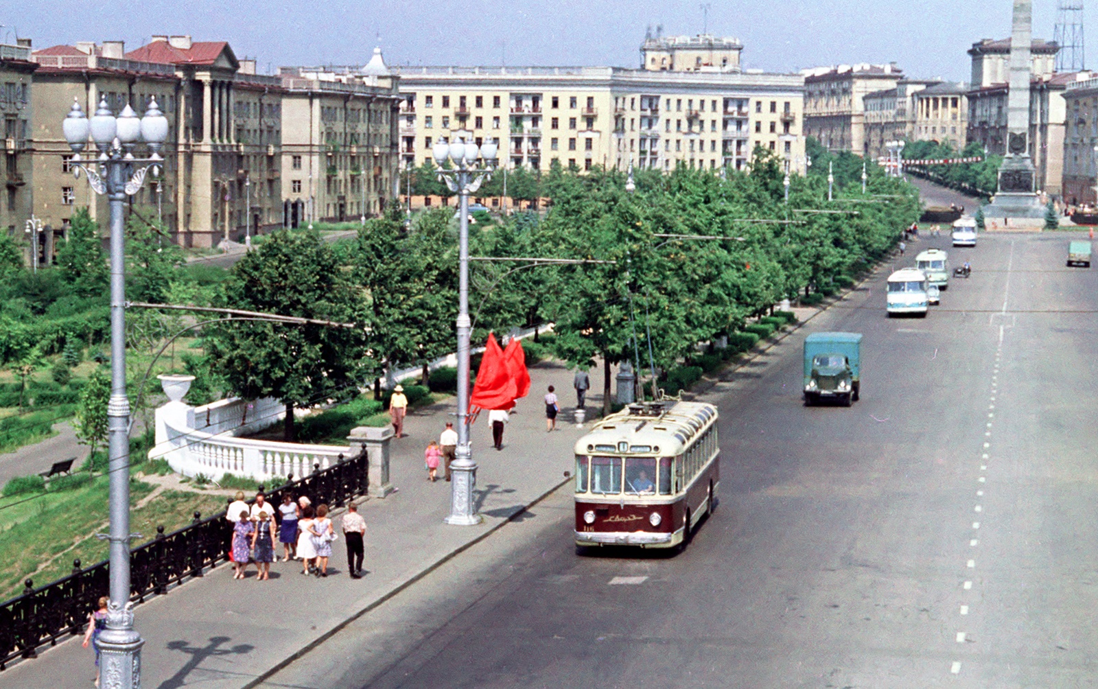 Первый троллейбус и заказ тортов по телефону: как Беларусь прожила 1952-й – год Дракона