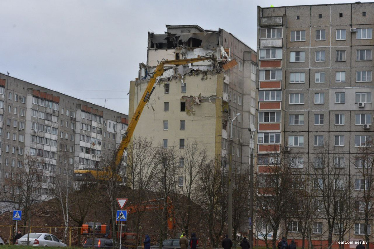 В Гомеле под завалами рухнувшей многоэтажки нашли погибшую женщину