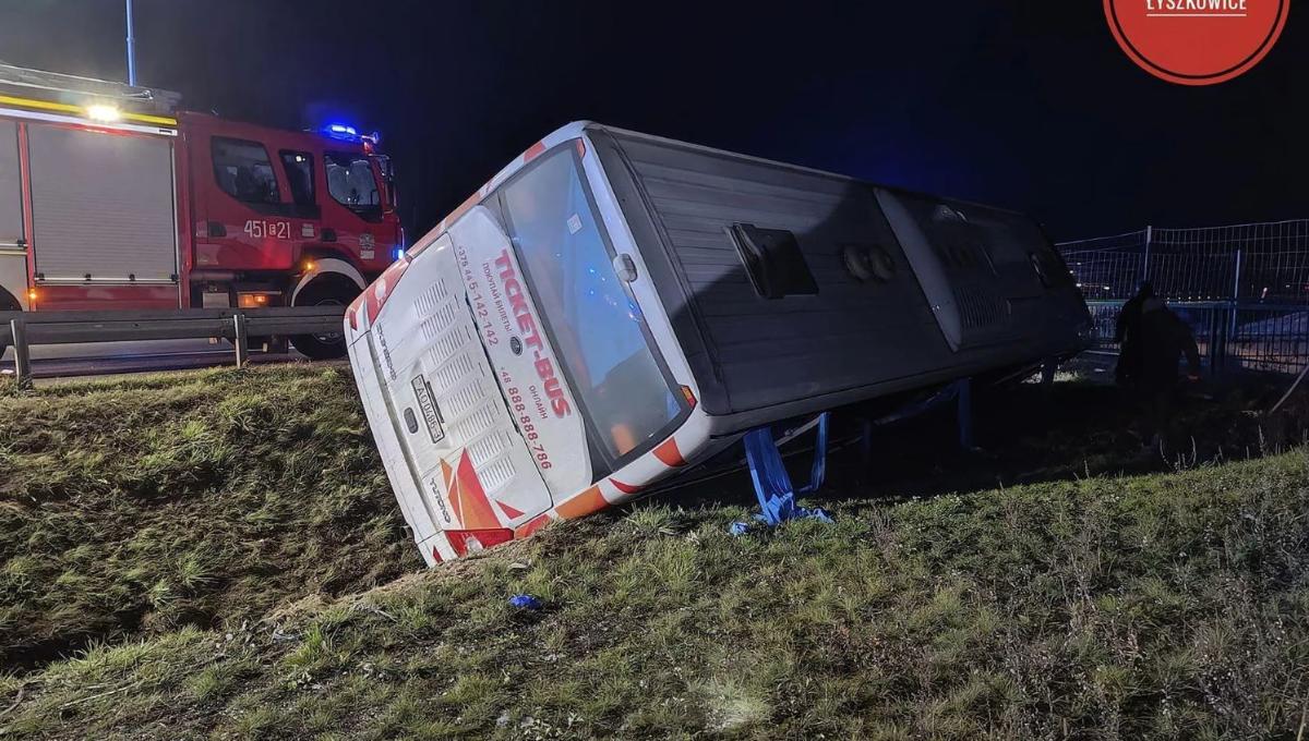 Автобус с белорусами попал в аварию в Польше: есть пострадавшие