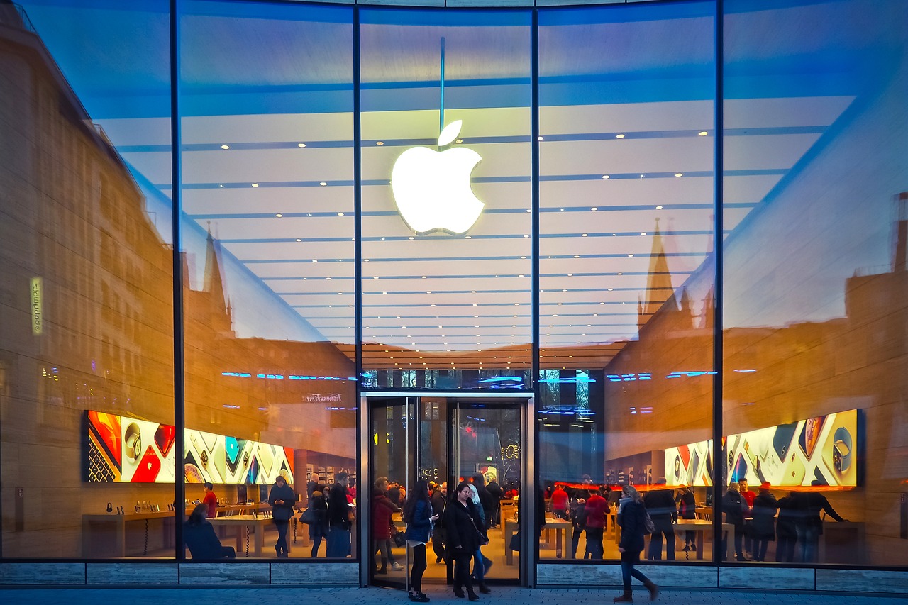 Apple выплатит почти $500 млн из-за обмана акционеров