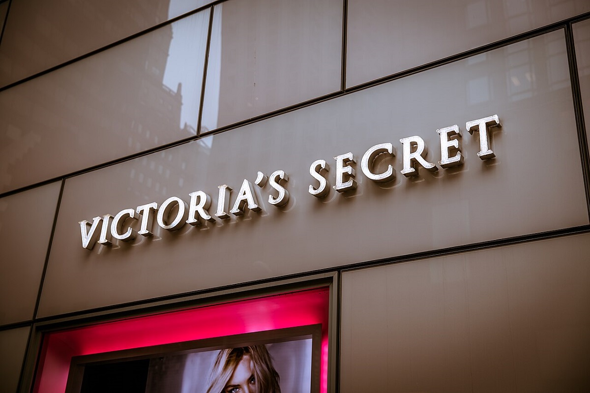 Акции Victoria’s Secret выросли почти на 50% благодаря продажам бюстгальтеров