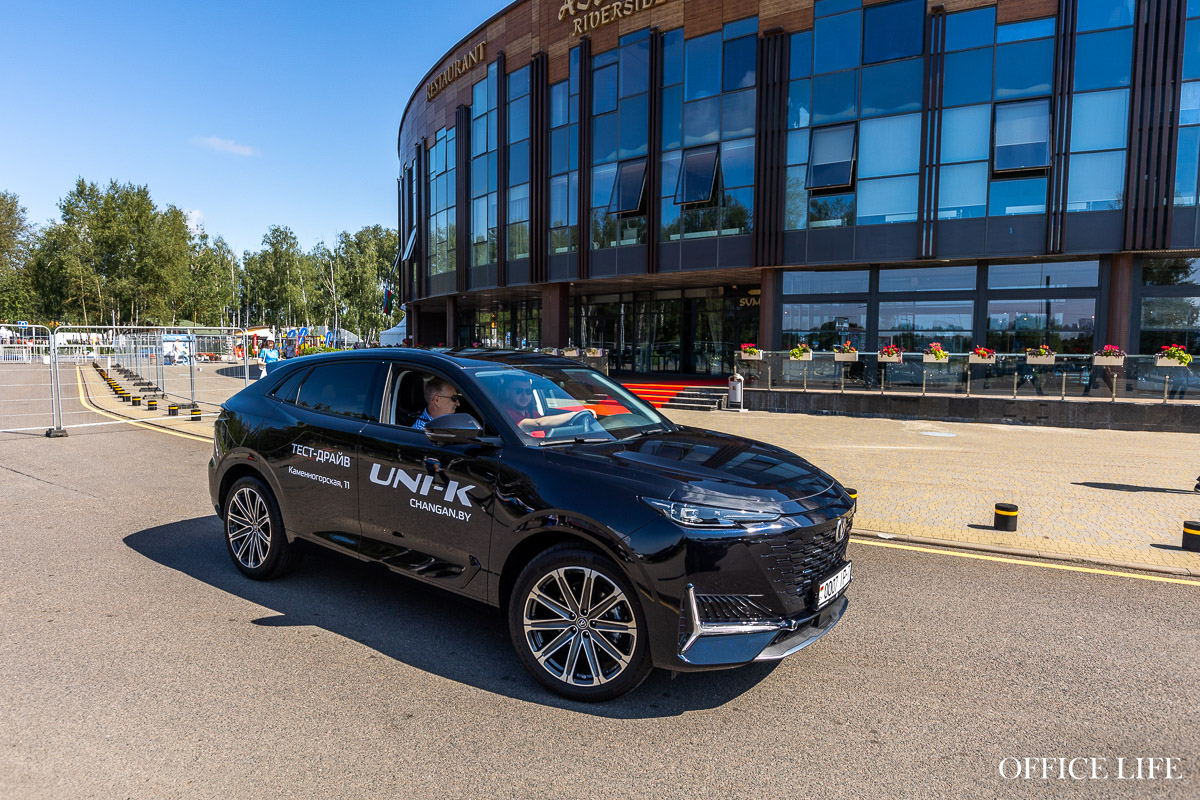 «Машина, которая забирает часть функций водителя». Протестировали флагманский кроссовер от Changan с директором «Мира фитнеса»