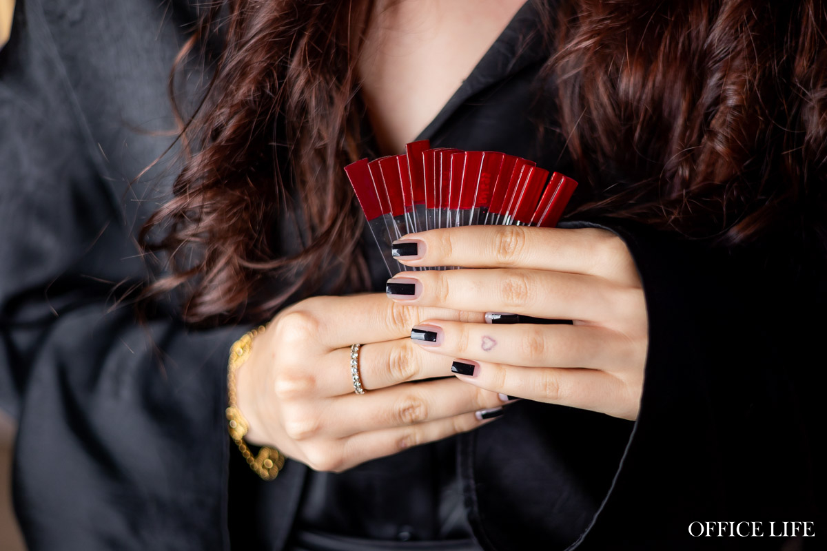 «Окончить факультет международного права, чтобы зарабатывать маникюром? Легко!» Как понять этих зумеров