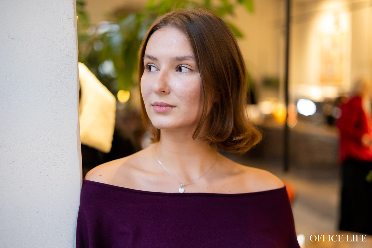 «Весь день в офисе и отпуск только два раза в год? Как это?!» С чем зумеры не хотят мириться на работе