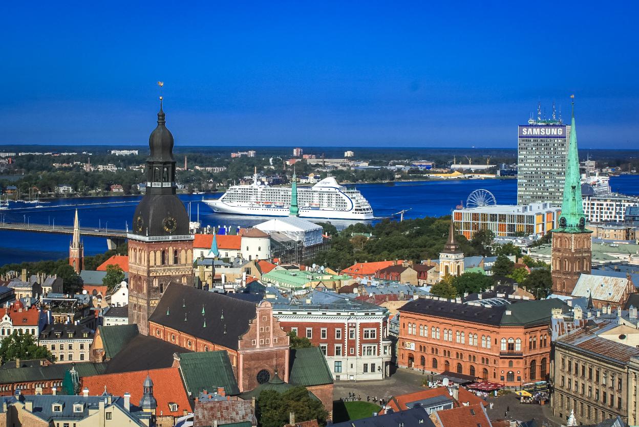 Латвия хочет запретить пребывание в стране машин, зарегистрированных в Беларуси и России