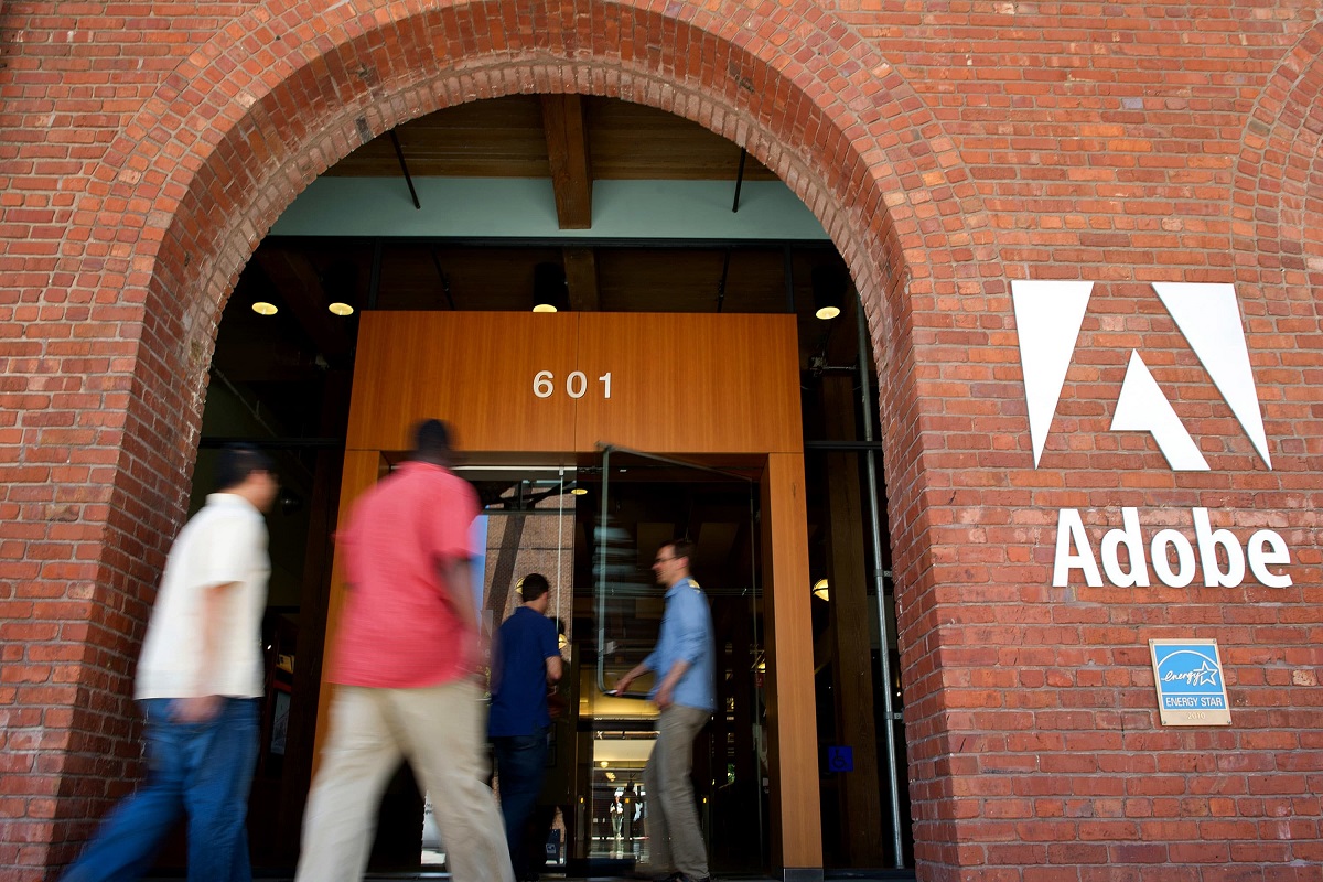 Adobe научила ИИ редактировать PDF-файлы и делать из них короткие выжимки