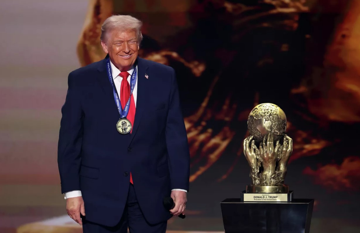 Трампу вручили премию мира, но не Нобелевскую