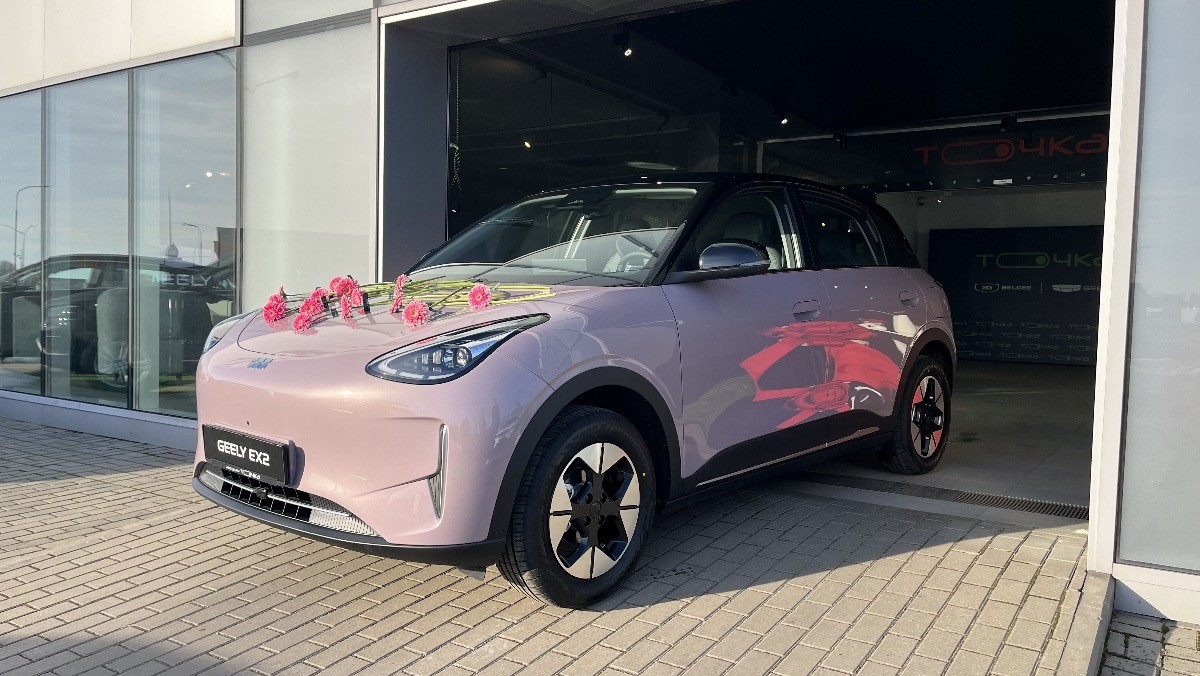 «БЕЛДЖИ» выпустил лимитированный «барбимобиль» к 8 Марта