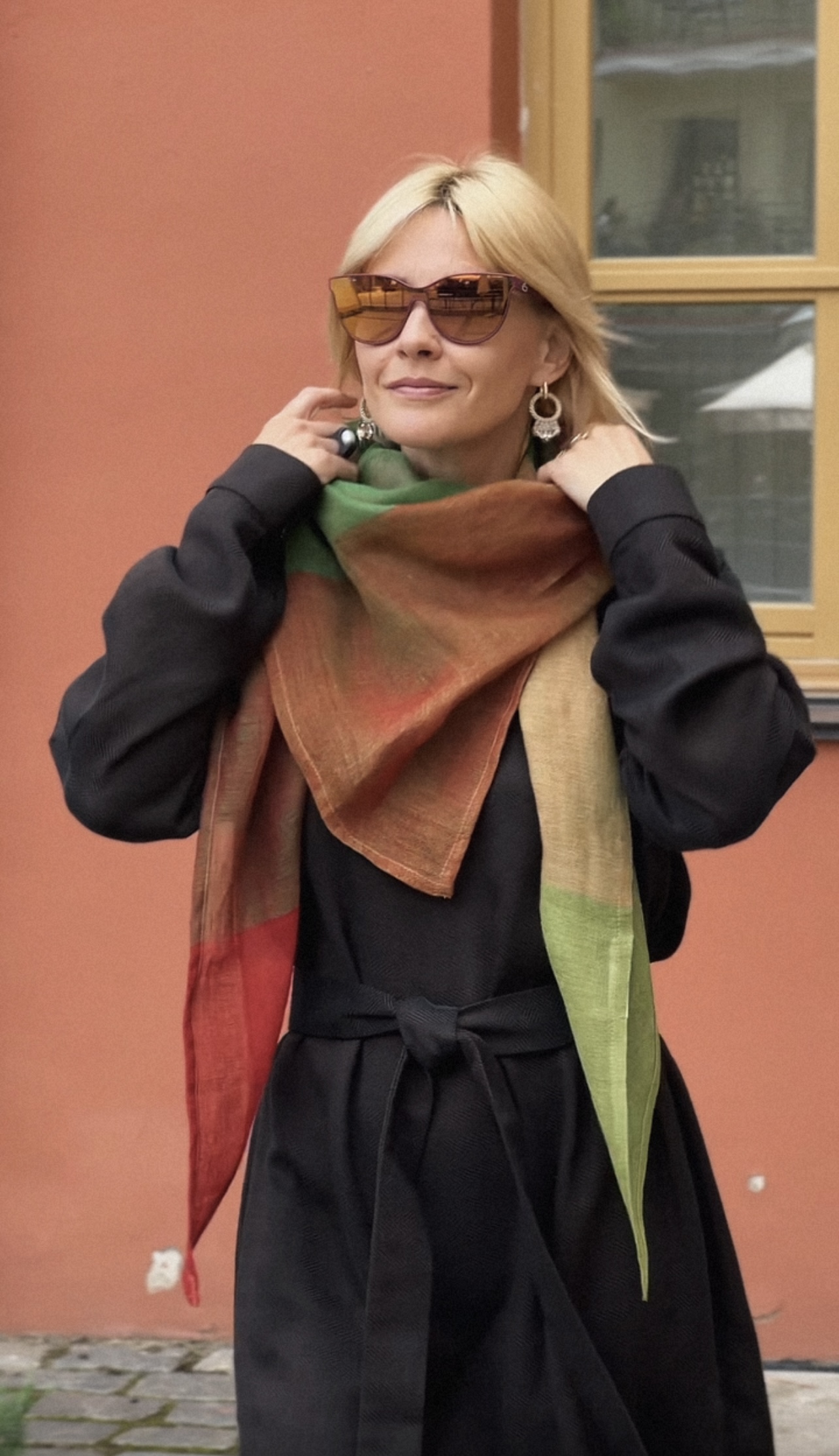 Как мастер спорта по лыжным гонкам открыла в Минске ткацкую мастерскую и продает платки по всему миру