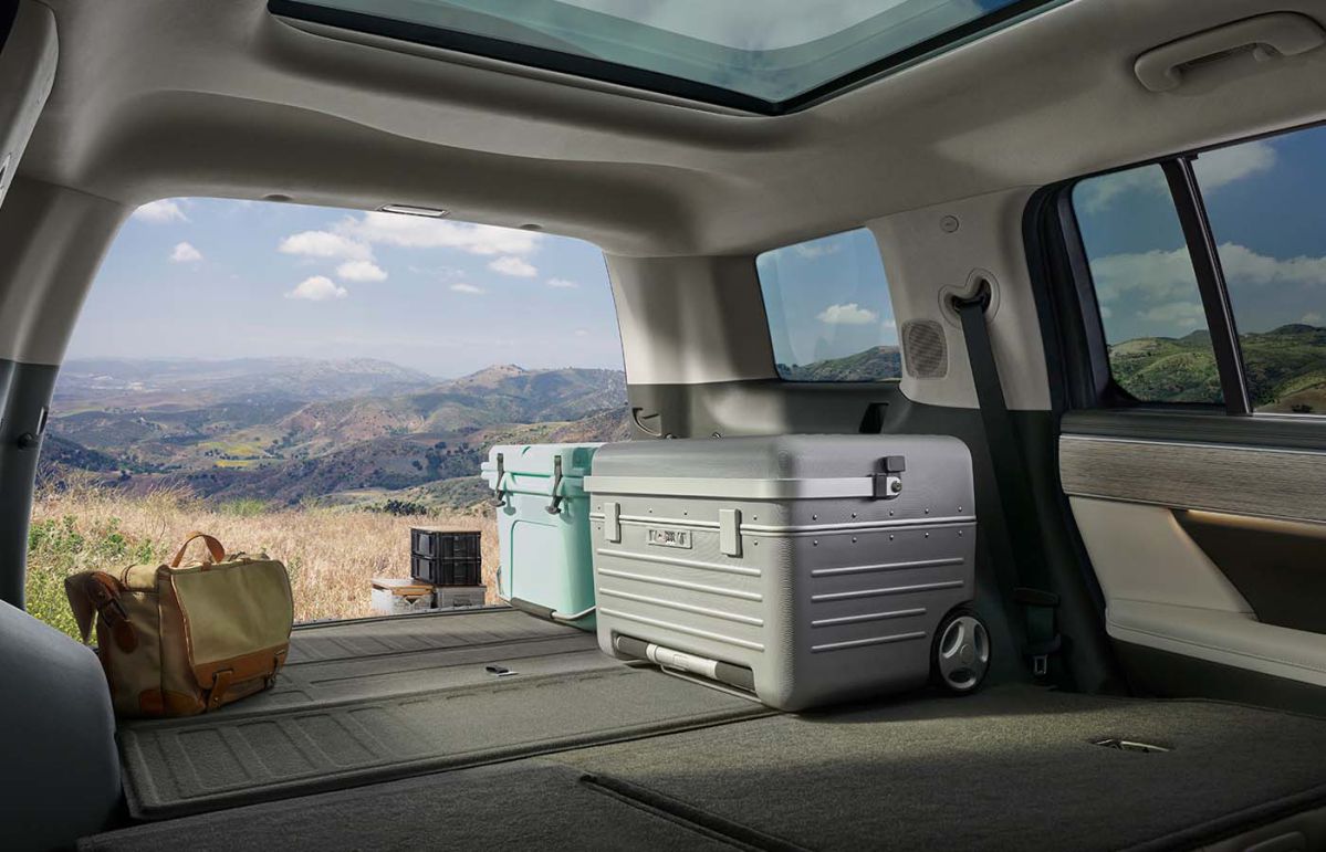 Технологические флагманы Hyundai: роскошь Santa Fe и инновации IONIQ 5