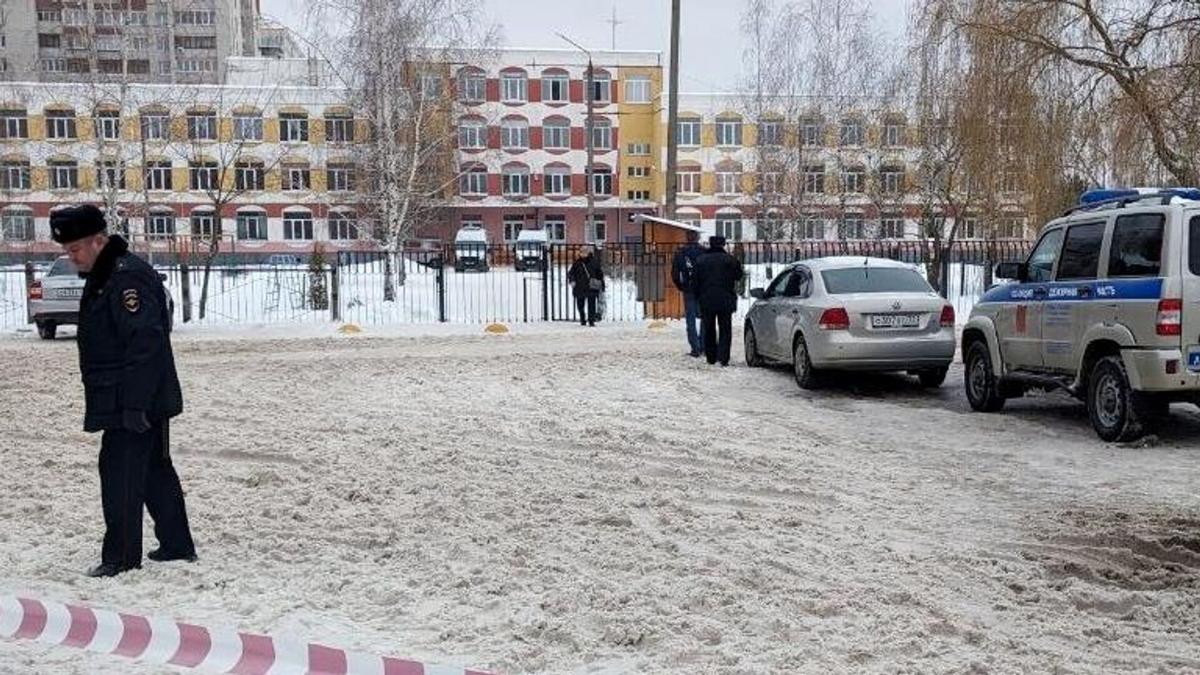 В России школьница устроила стрельбу в гимназии: что известно