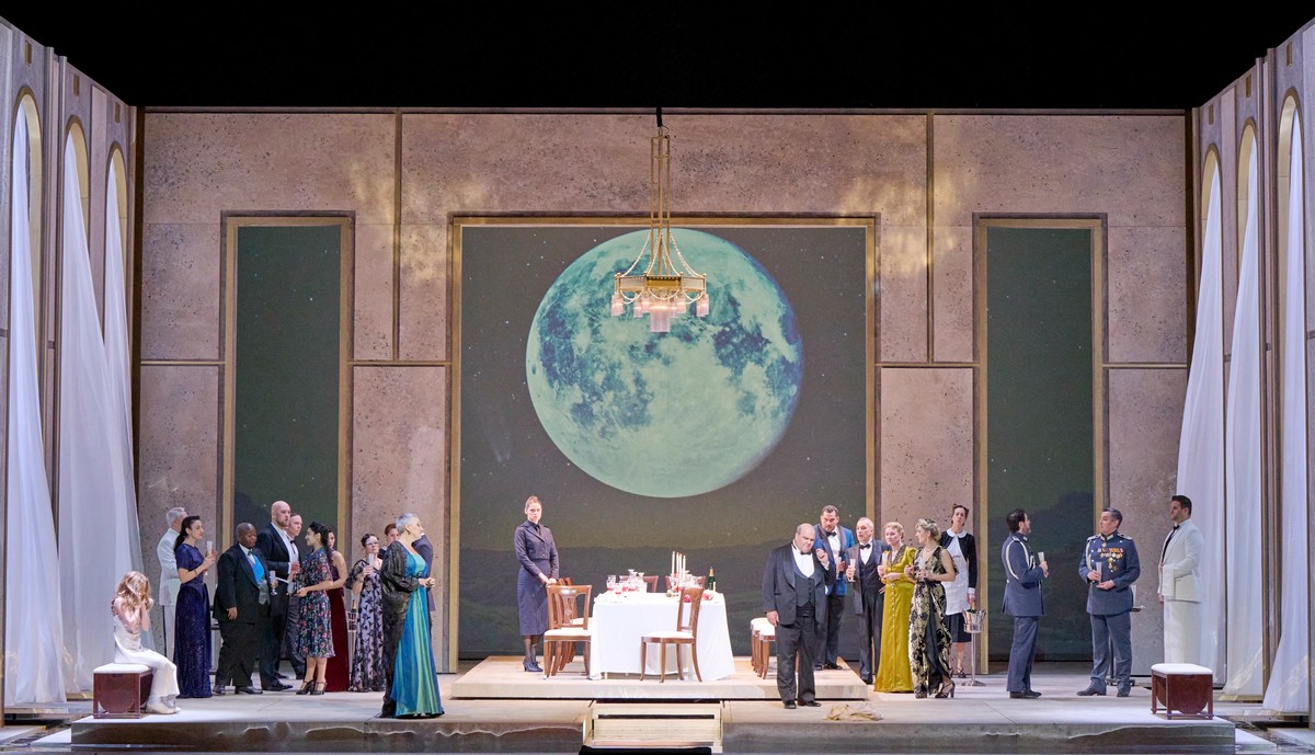 Молодое белорусское искусство и живая музыка в ботаническом: афиша с 7 по 13 июля 