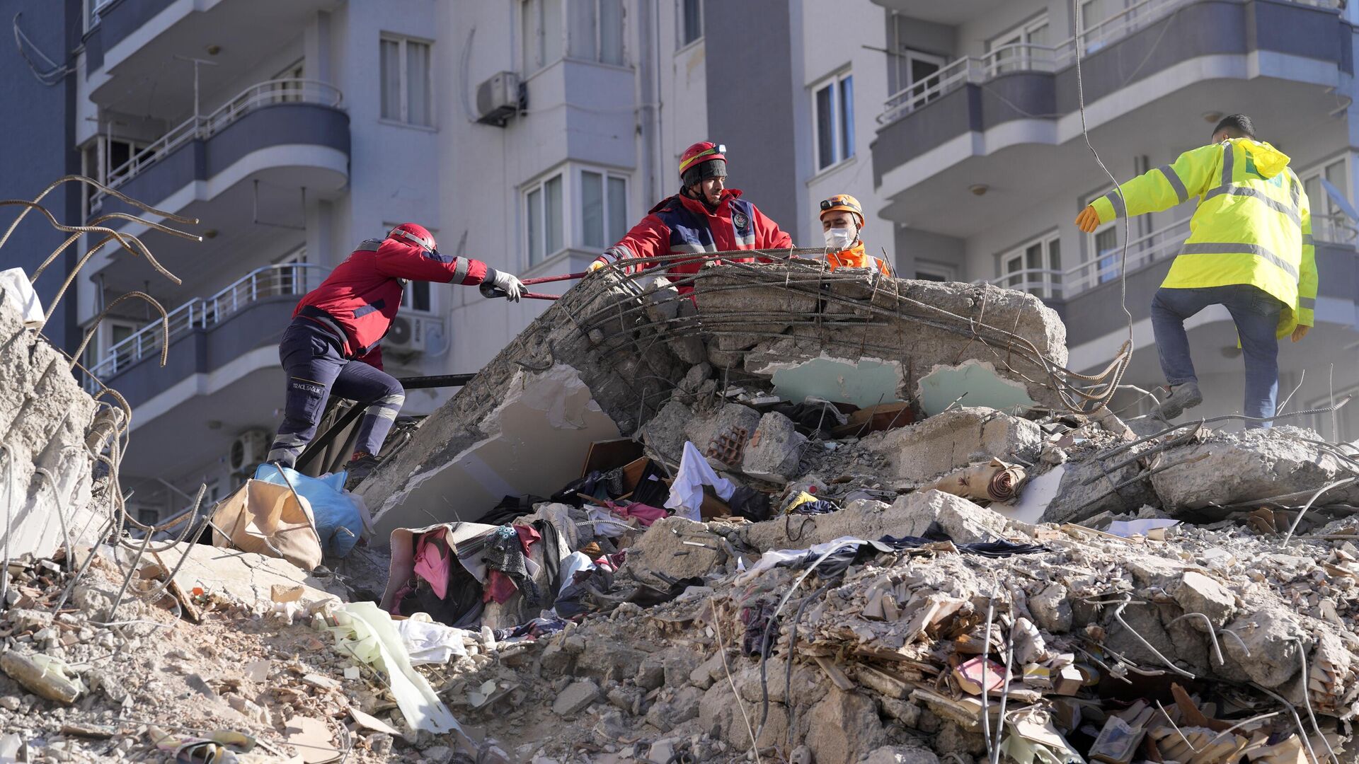 В Турции из-за землетрясения обрушились или будут снесены 164 тыс. зданий