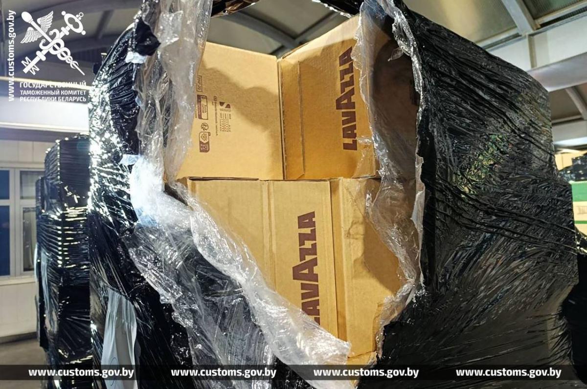 На таможне проверили партии тюльпанов. Цену занизили в 11 раз