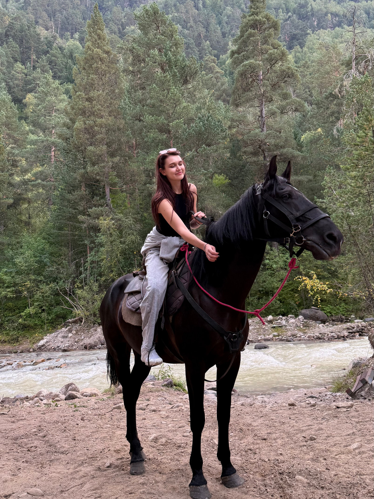 «Окончить факультет международного права, чтобы зарабатывать маникюром? Легко!» Как понять этих зумеров