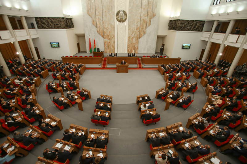 ИП продлили жизнь: закон о переходе в юрлица парламент доработает осенью