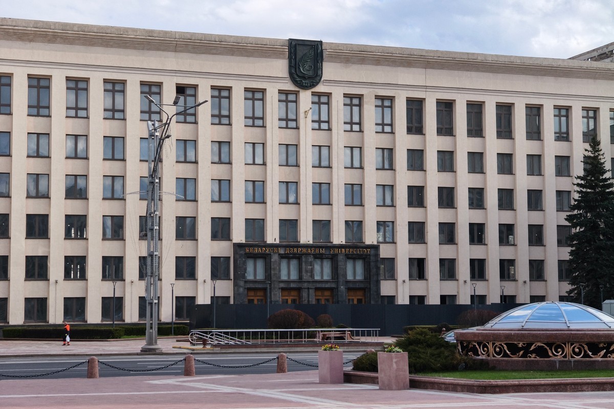 Сколько абитуриентов поступят в вузы без экзаменов? Ответили в Минобразования 