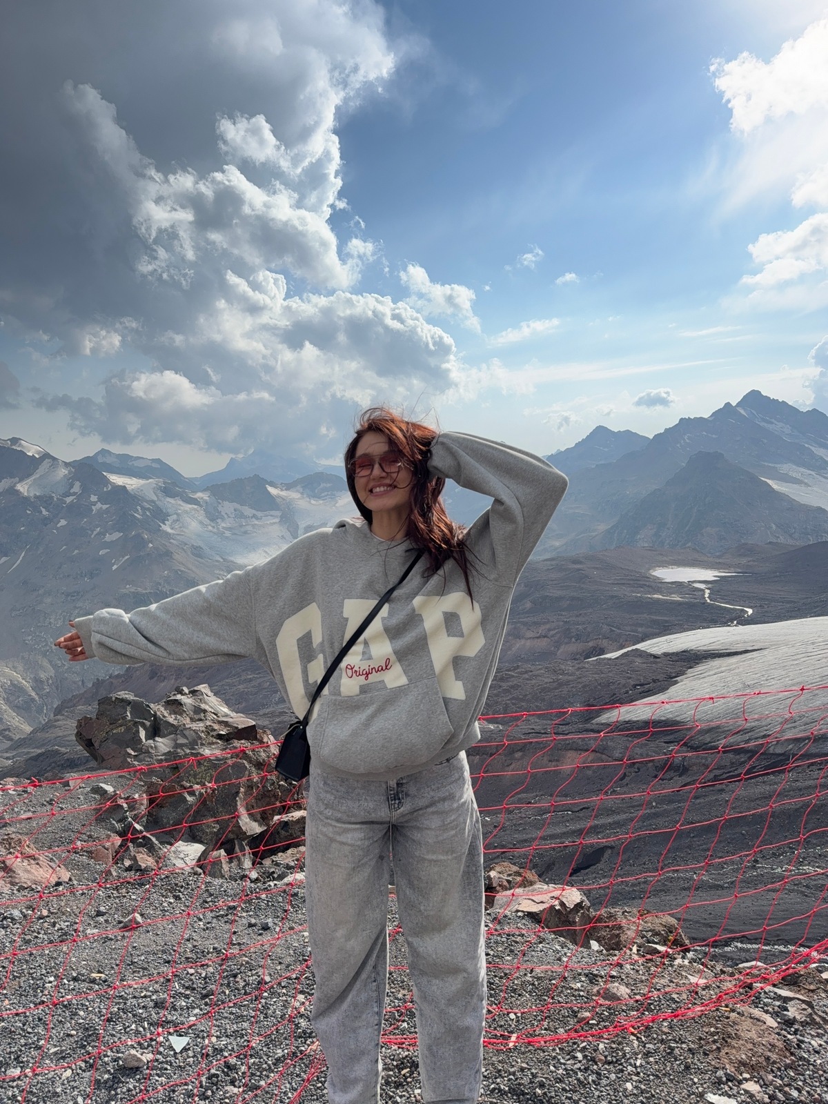 «Окончить факультет международного права, чтобы зарабатывать маникюром? Легко!» Как понять этих зумеров