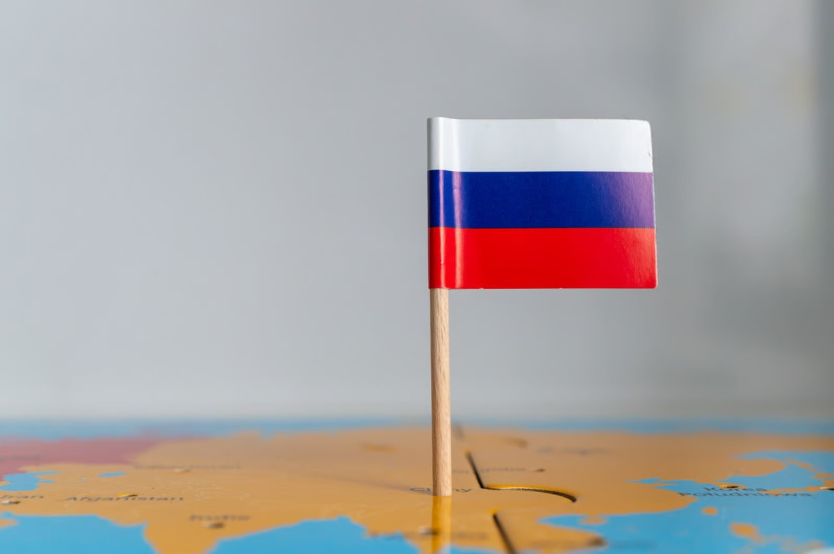 На&nbsp;качелях восточного соседа: на&nbsp;трех графиках объясняем, что сейчас происходит в&nbsp;экономиках Беларуси и&nbsp;России